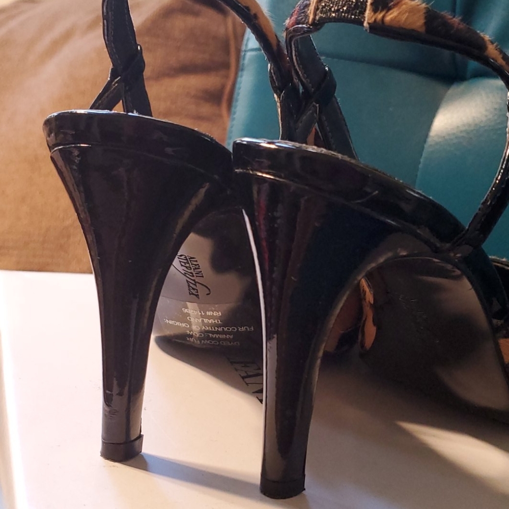 Shoes - Picture 2 of 6